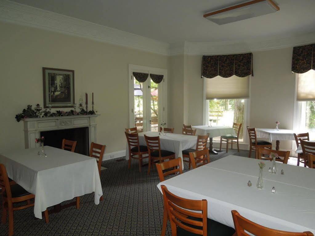 Farrell House Lodge At Sunnybrook Trout Club Sandusky Extérieur photo